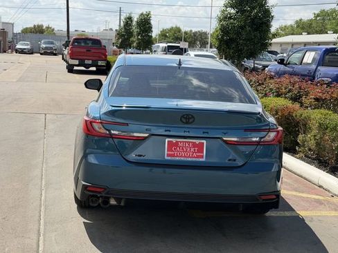 Used 2026 Toyota Camry SE image 6