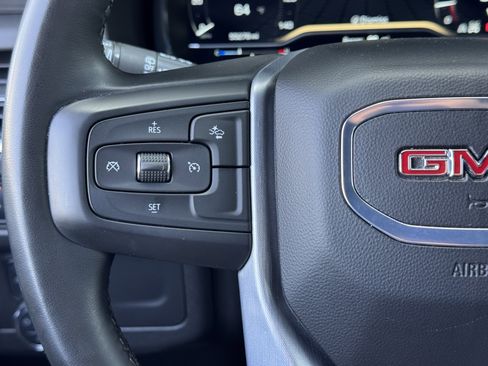 Used 2024 GMC Yukon XL SLT AWD/4WD image 35