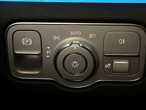 Used 2021 Mercedes-Benz GLE 350 4MATIC image 16