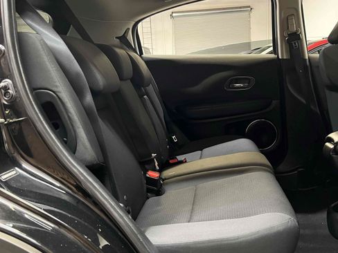 Used 2019 Honda HR-V EX image 32