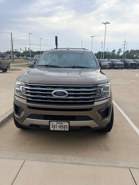Used 2018 Ford Expedition XLT w/ Equipment Group 202A AWD/4WD image 1