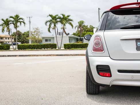 Used 2012 MINI Cooper John Cooper Works w/ Technology Pkg FWD image 39