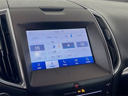 Used 2019 Ford Edge Titanium image 13