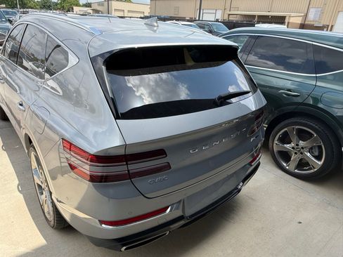 Used 2023 Genesis GV80 3.5T w/ Prestige Package AWD/4WD image 3