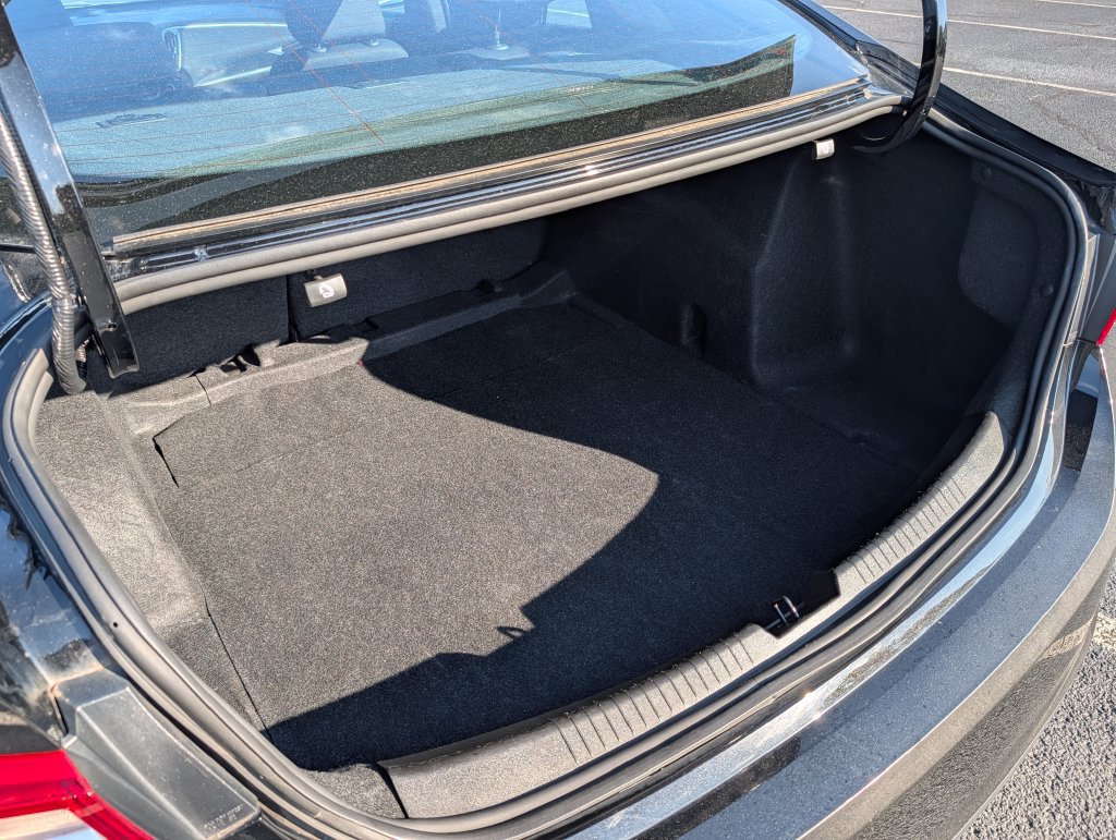 Used 2025 Chevrolet Malibu LT FWD image 22