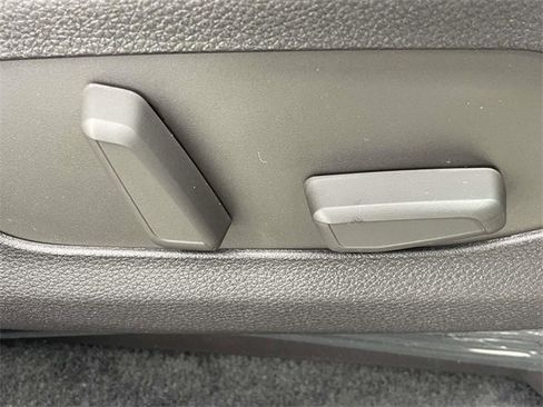 New 2026 Kia Carnival EX image 19