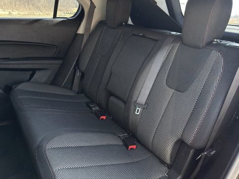 Used 2017 Chevrolet Equinox LS FWD image 16