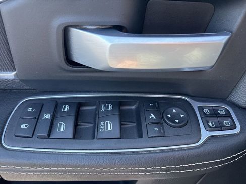 Used 2024 RAM 3500 Big Horn w/ Sport Appearance Package image 20