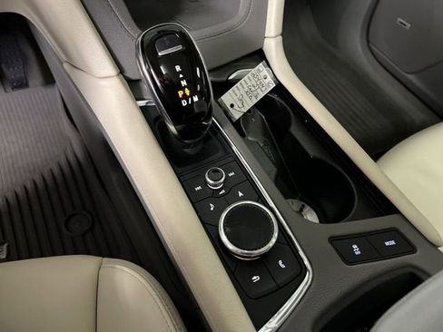 Certified 2021 Cadillac XT6 Premium Luxury image 16