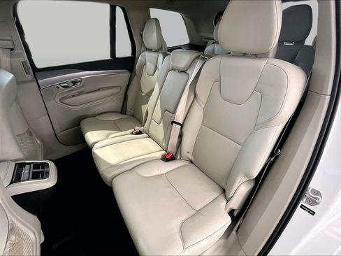 Used 2021 Volvo XC90 T5 Momentum w/ Protection Package Premier FWD image 20