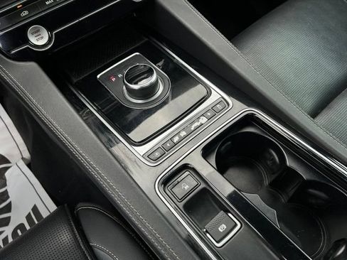 Used 2020 Jaguar F-PACE S AWD/4WD image 36