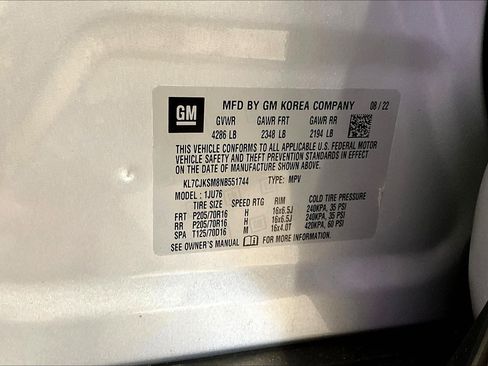 Used 2022 Chevrolet Trax LS w/ Tint and Cruise Package image 17