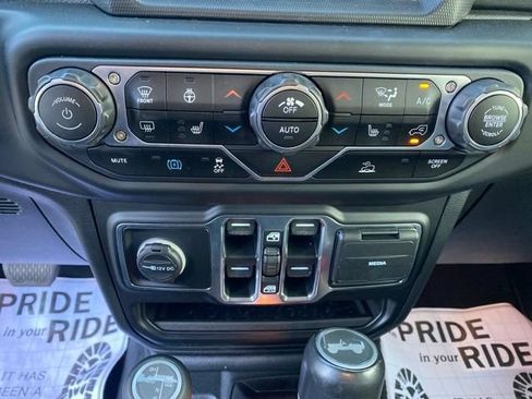 Used 2021 Jeep Wrangler Unlimited Sahara w/ Dual Top Group AWD/4WD image 13