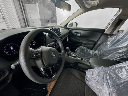 Used 2024 Honda HR-V LX image 9