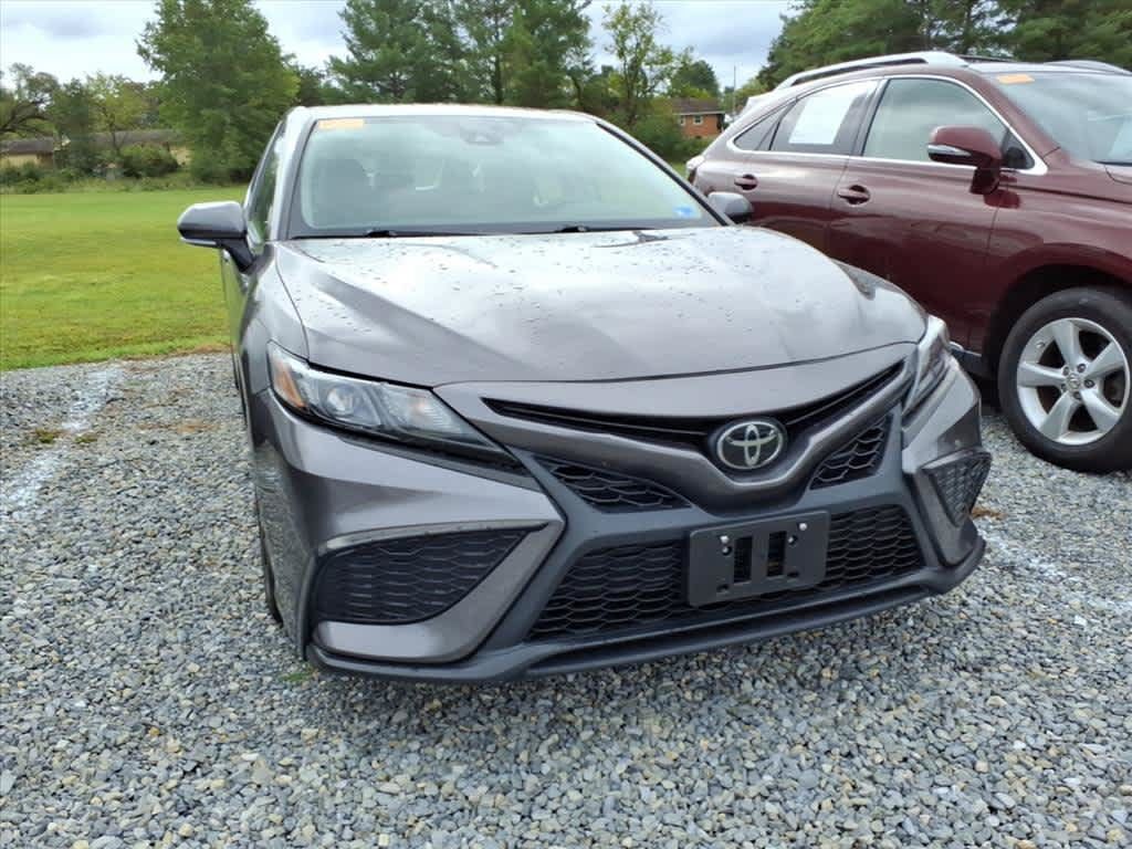 Used 2023 Toyota Camry SE FWD image 9