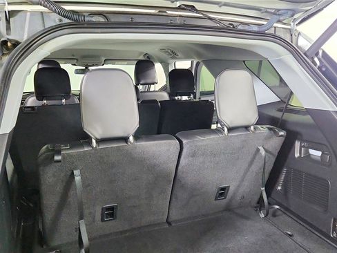 Used 2021 Ford Explorer XLT w/ Equipment Group 202A image 33