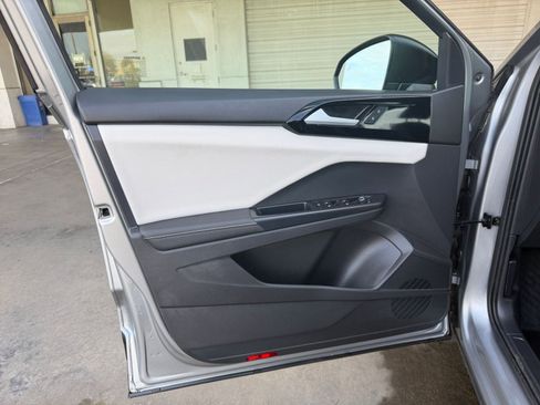 Used 2025 Volkswagen Taos S image 18