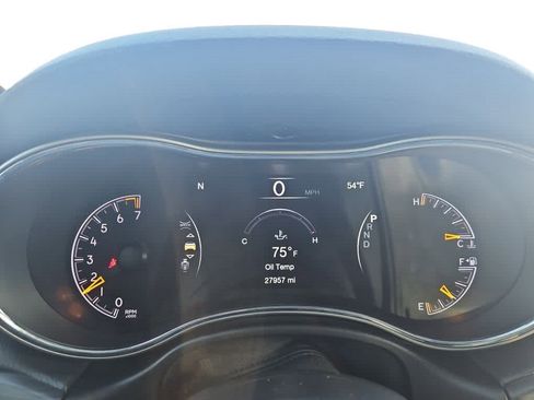 Used 2021 Jeep Grand Cherokee Laredo X image 19