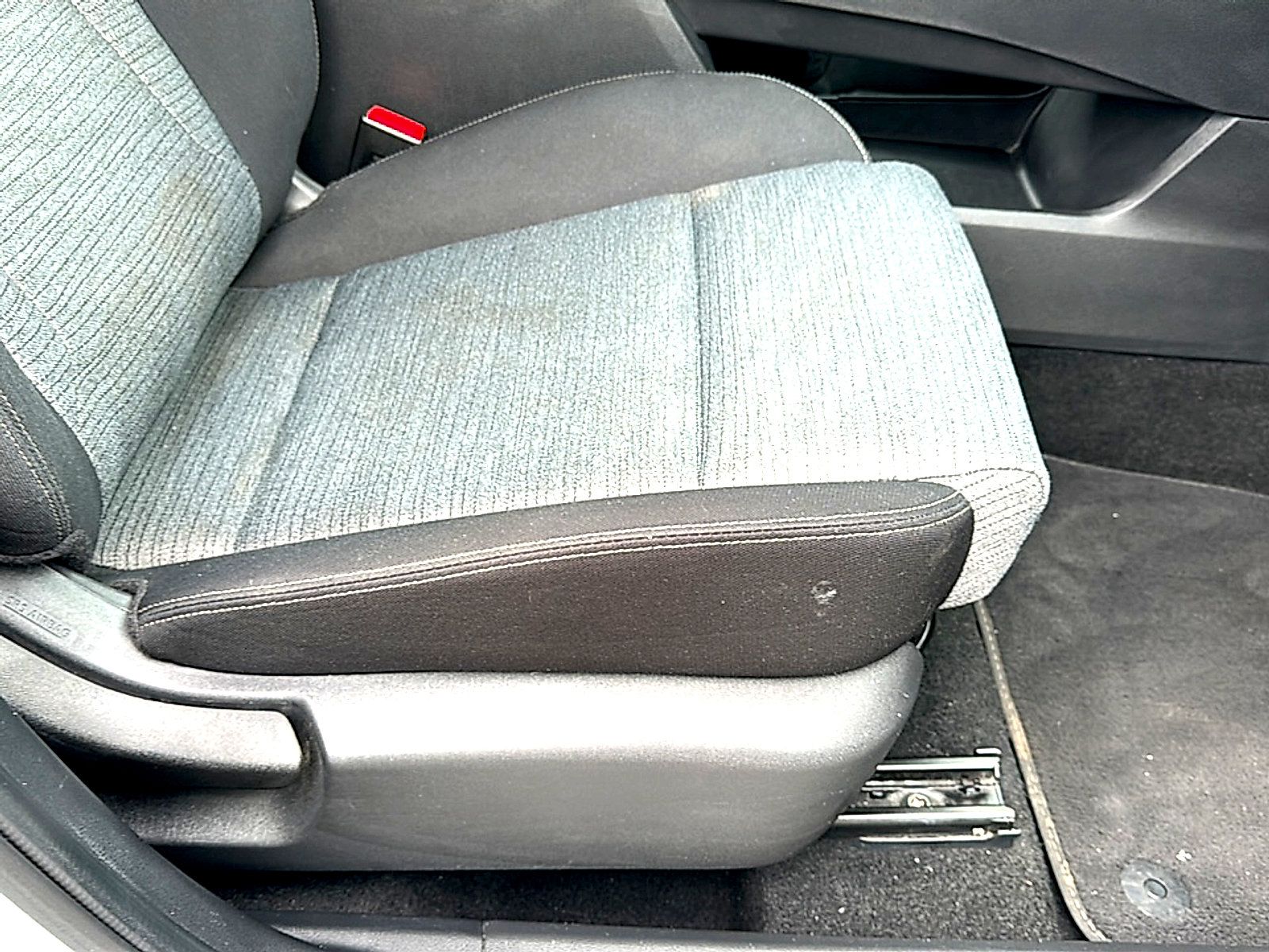 Used 2023 Nissan Rogue SV FWD image 25