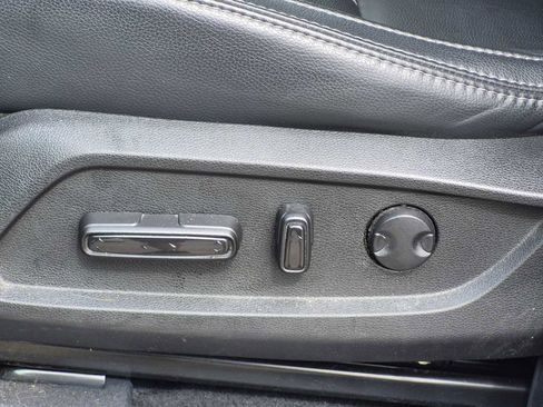 Certified 2025 Honda Pilot EX-L image 17
