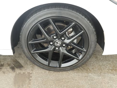 Used 2023 Honda Civic Sport image 4