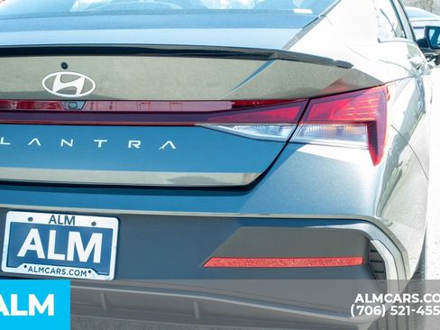 Used 2025 Hyundai Elantra Sport FWD image 11