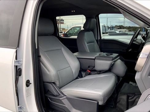 Used 2023 Ford F550 4x4 Crew Cab Super Duty image 8