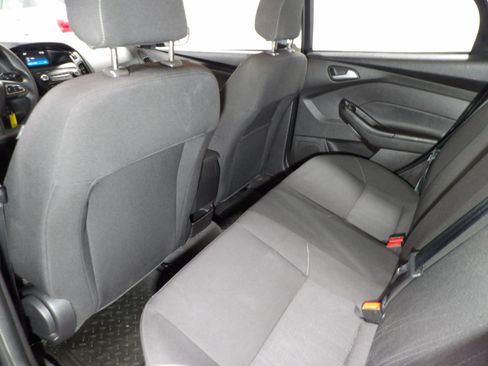 Used 2018 Ford Focus SE image 9