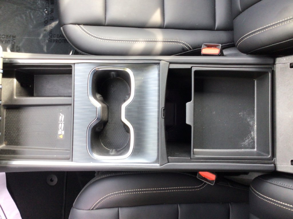 Used 2026 GMC Acadia Elevation w/ Elevation Premium Package FWD image 32
