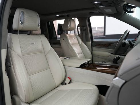 Used 2024 Cadillac Escalade ESV Sport Platinum w/ LPO, ONYX Package AWD/4WD image 42
