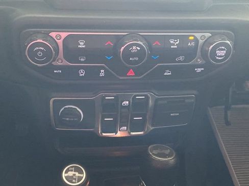 Used 2021 Jeep Wrangler Unlimited Sport AWD/4WD image 19