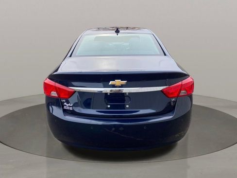Used 2017 Chevrolet Impala LT w/ Convenience Package image 5