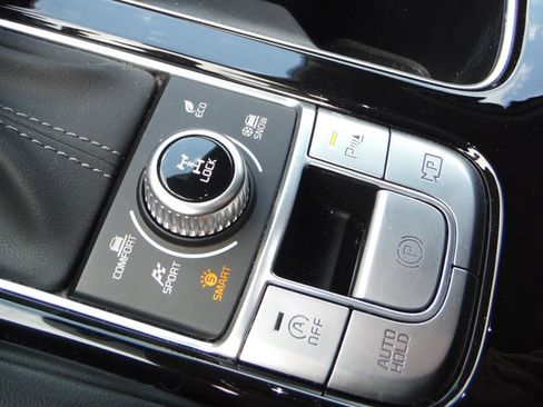 Used 2024 Kia Telluride SX w/ Towing Package AWD/4WD image 20