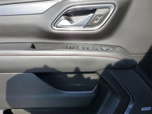 Used 2024 Chevrolet Suburban RST w/ Luxury Package image 15