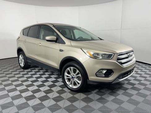 Used 2017 Ford Escape SE w/ SE Cold Weather Package image 7
