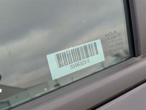 Used 2025 Kia K4 LXS image 33