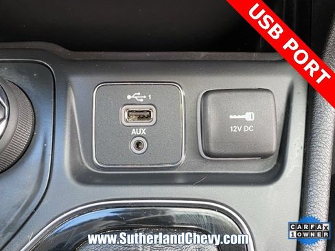 Used 2020 Jeep Cherokee Limited w/ Luxury Group image 34