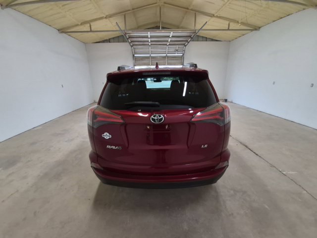 Used 2018 Toyota RAV4 LE FWD image 6