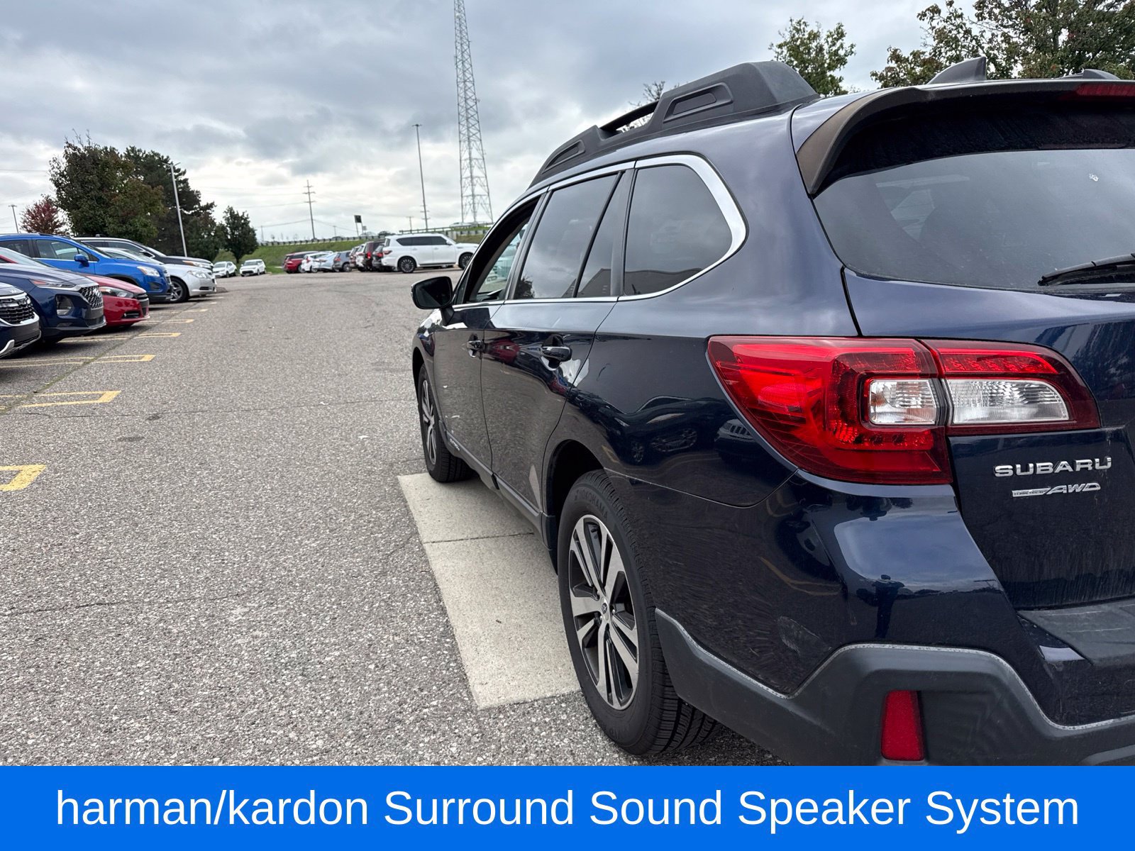 Used 2018 Subaru Outback 2.5i Limited AWD/4WD image 3