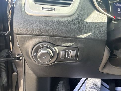 Used 2021 Jeep Compass Latitude image 9