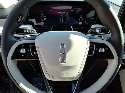 Used 2026 Lincoln Aviator Reserve w/ Luxury Package image 26