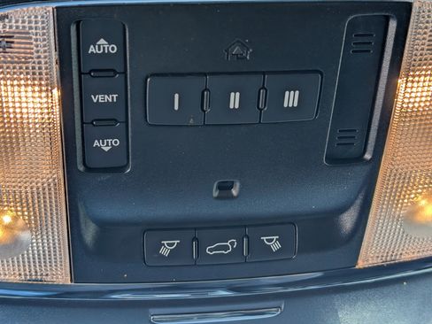 Used 2021 Jeep Grand Cherokee Laredo X AWD/4WD image 33