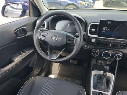 New 2025 Hyundai Venue Limited image 13