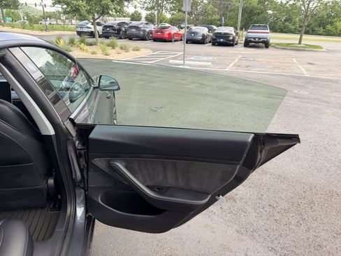 Used 2021 Tesla Model 3 Long Range AWD/4WD image 18