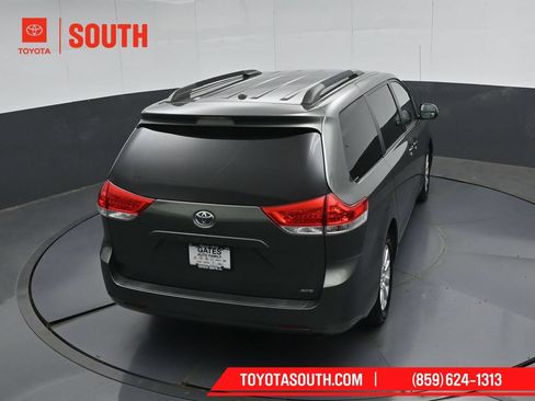 Used 2014 Toyota Sienna LE AWD/4WD image 40
