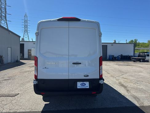 Used 2024 Ford Transit 250 148 Medium Roof RWD image 4