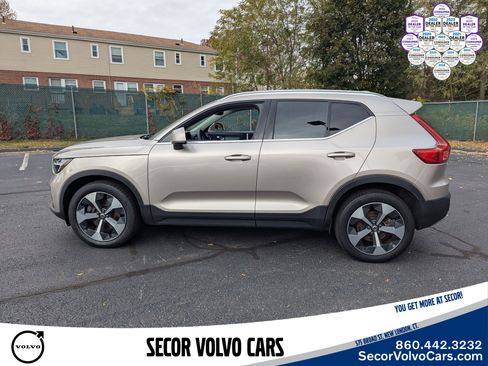 Certified 2023 Volvo XC40 B5 Plus image 7