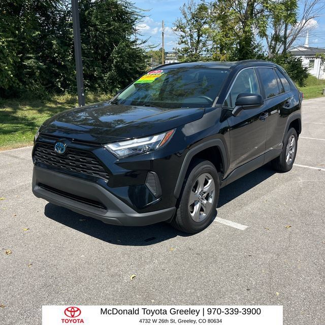 Used 2023 Toyota RAV4 LE AWD/4WD image 1