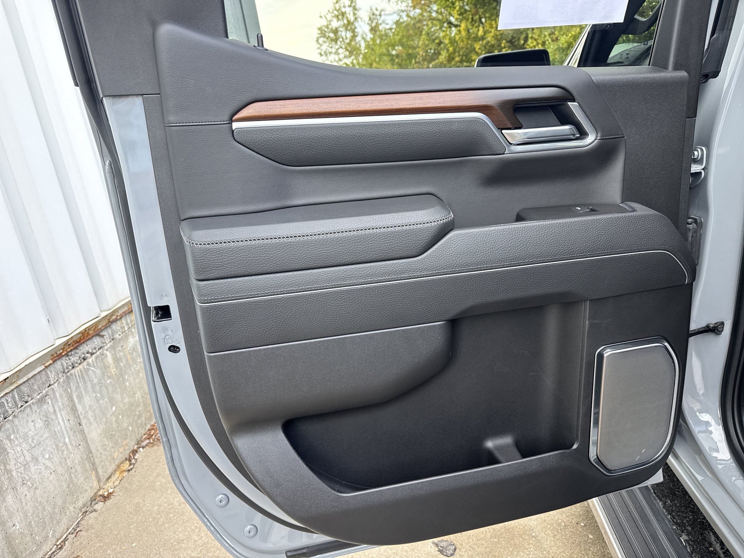 Used 2025 GMC Sierra 1500 Denali AWD/4WD image 13