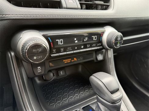 Used 2021 Toyota RAV4 XLE image 48